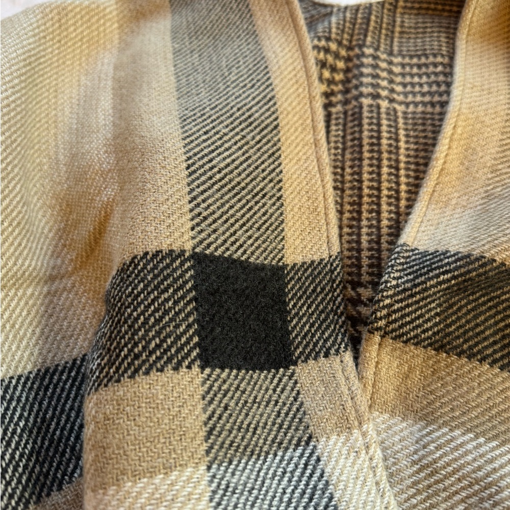 Banana Republic Women's Reversible Brown and Gray Plaid Cape/Wrap O/S - Picture 3 of 6